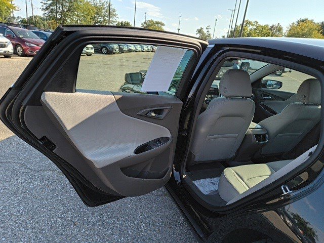 Used 2020 Chevrolet Malibu LT image 12