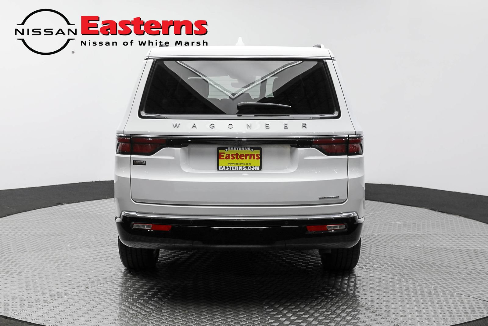 Used 2023 Jeep Wagoneer Series III w/ Preferred Equipment Group RWD image 6