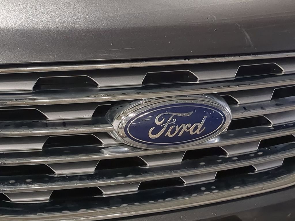 Used 2020 Ford Edge SEL image 23
