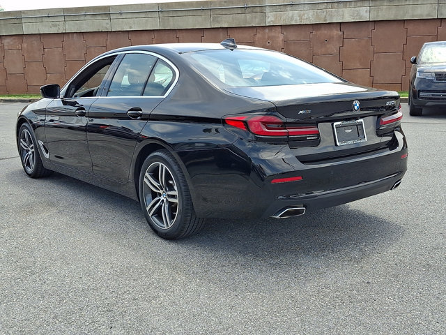 Used 2023 BMW 530i xDrive w/ Premium Package AWD/4WD image 4