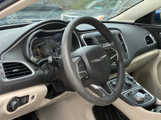 Used 2015 Chrysler 200 Limited FWD image 12