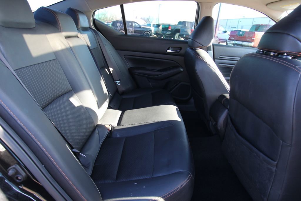 Used 2021 Nissan Altima 2.5 SR w/ SR Premium Package image 9