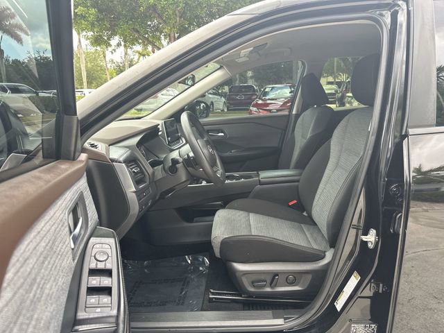 Used 2023 Nissan Rogue SV FWD image 22