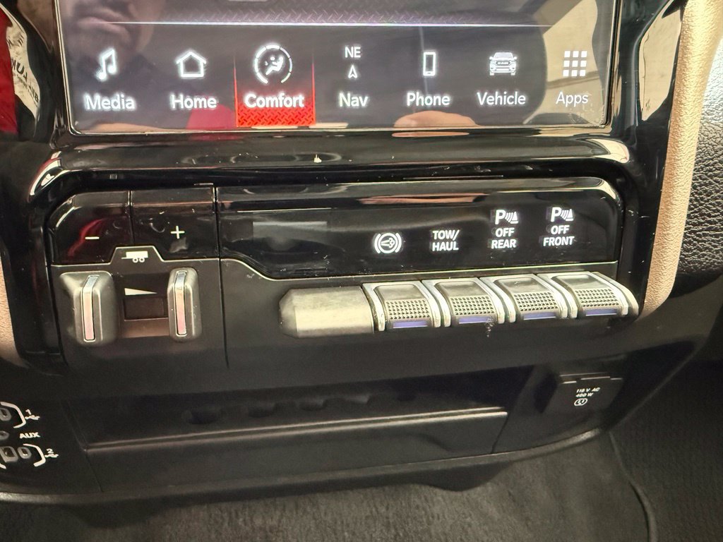 Used 2023 RAM 2500 Laramie AWD/4WD image 40