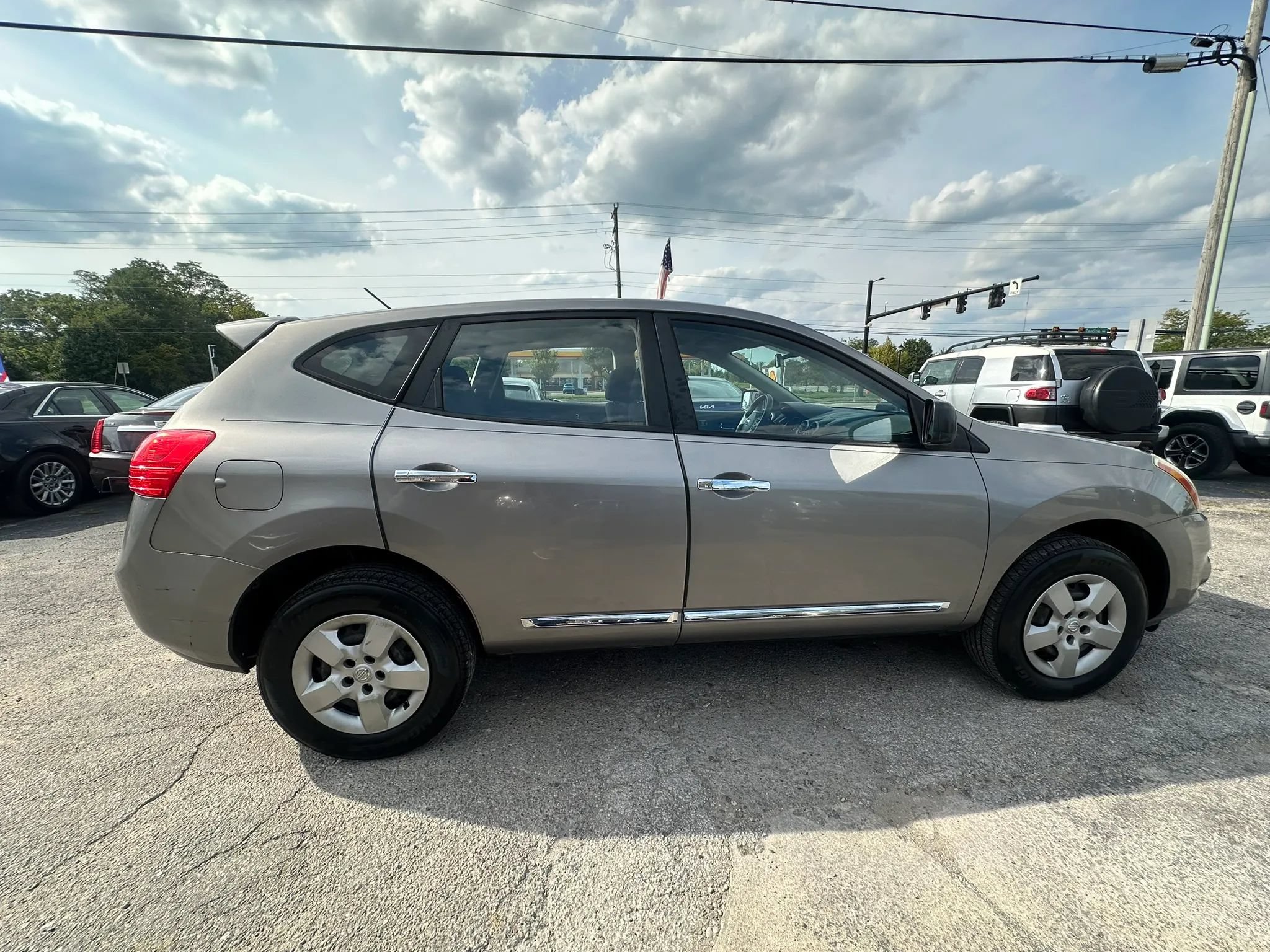 Used 2011 Nissan Rogue S FWD image 7