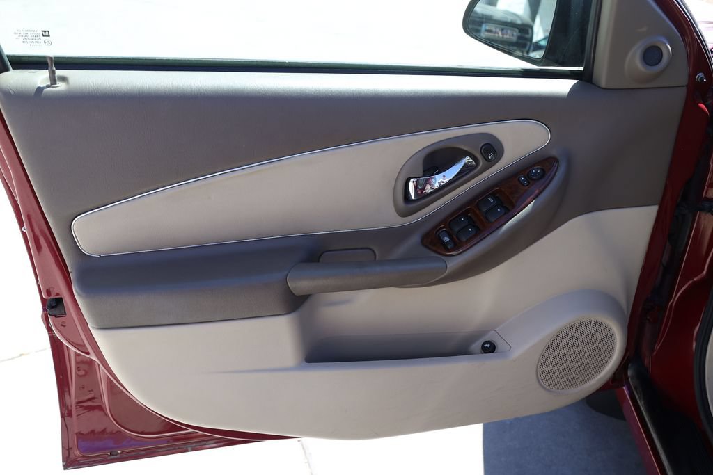 Used 2004 Chevrolet Malibu LT w/ Preferred Equipment Group FWD image 10