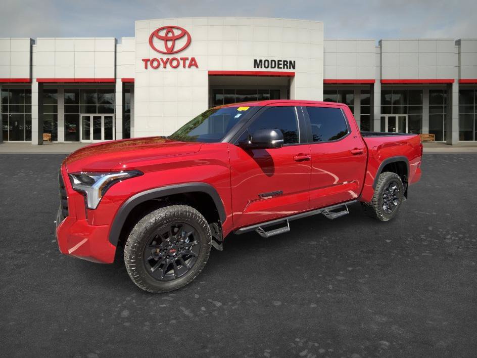 Used 2025 Toyota Tundra SR5 w/ SR5 Premium Package AWD/4WD image 8
