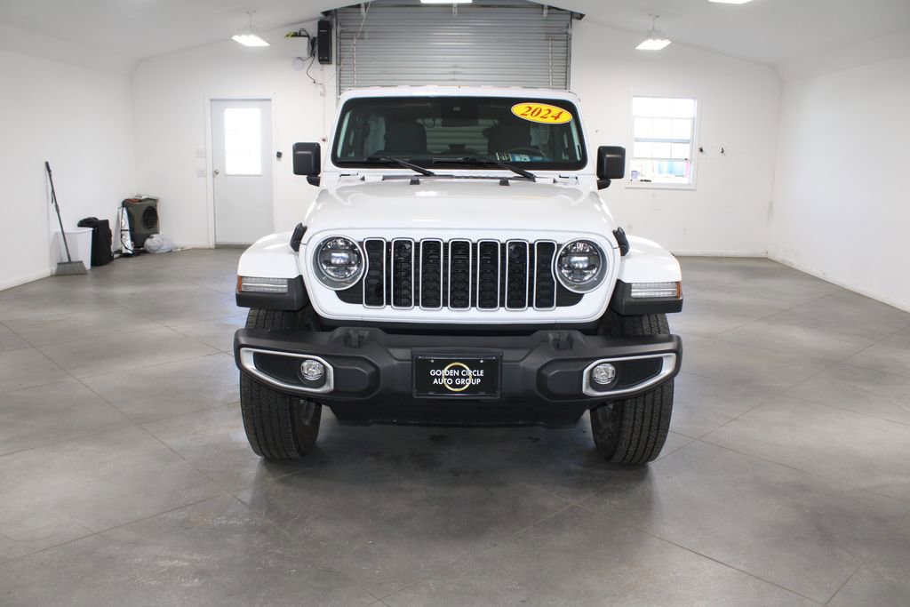 Used 2024 Jeep Wrangler Sahara image 3