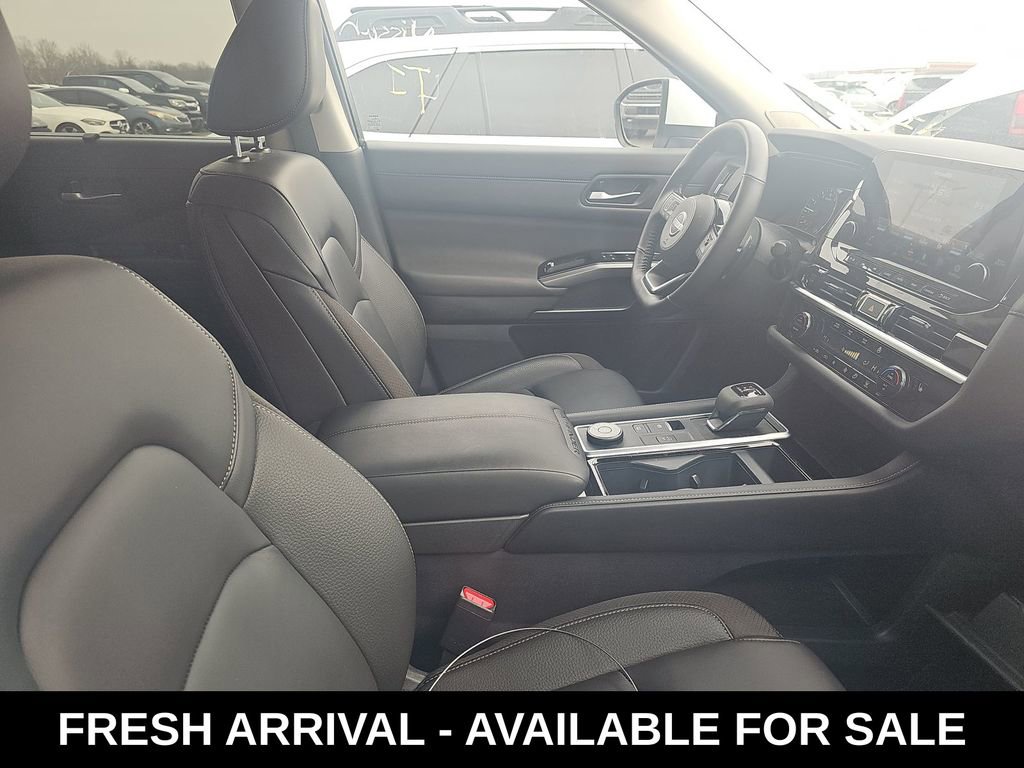 Used 2025 Nissan Pathfinder SL w/ SL Premium Package image 13