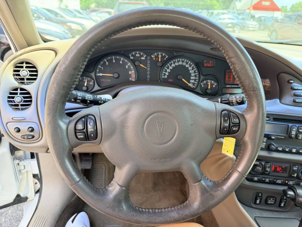 Used 2005 Pontiac Bonneville SLE w/ Premier Edition FWD image 10