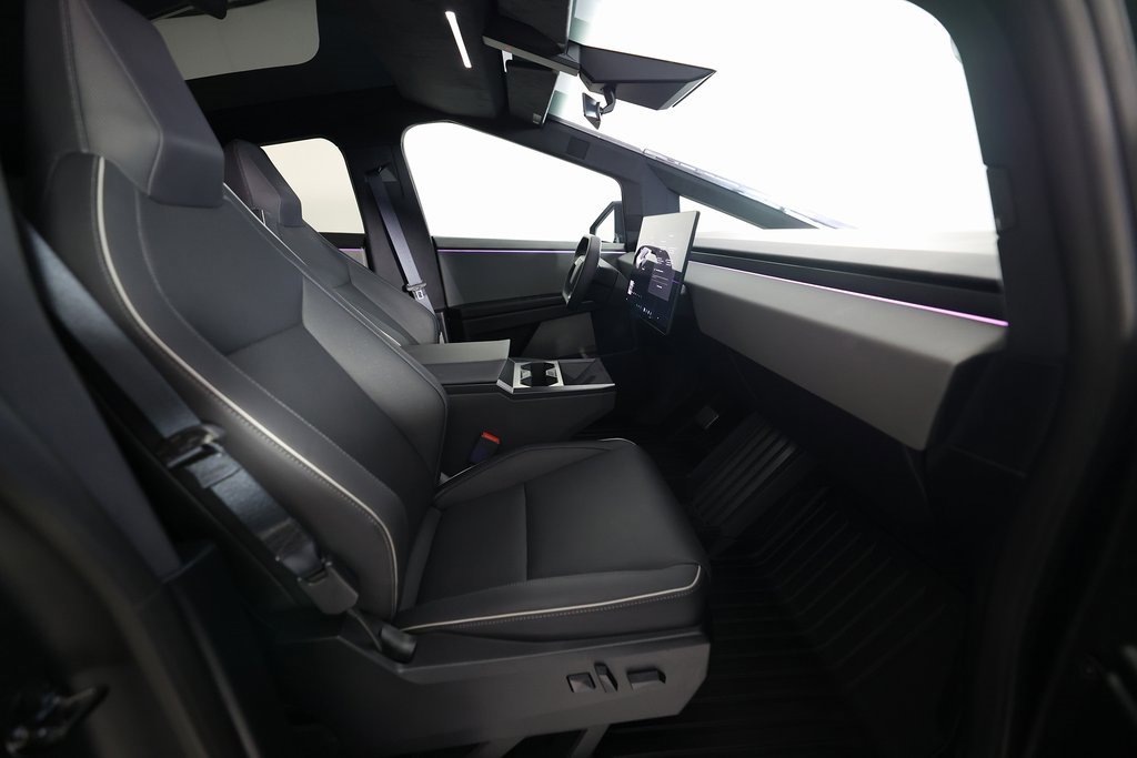 Used 2024 Tesla Cybertruck AWD Crew Cab image 15