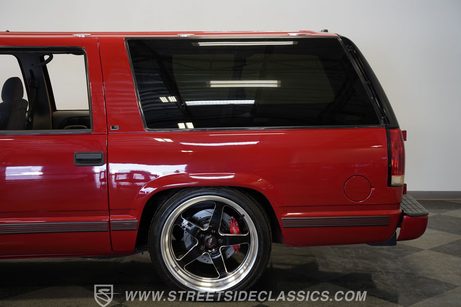 Used 1996 Chevrolet Suburban 2WD image 25