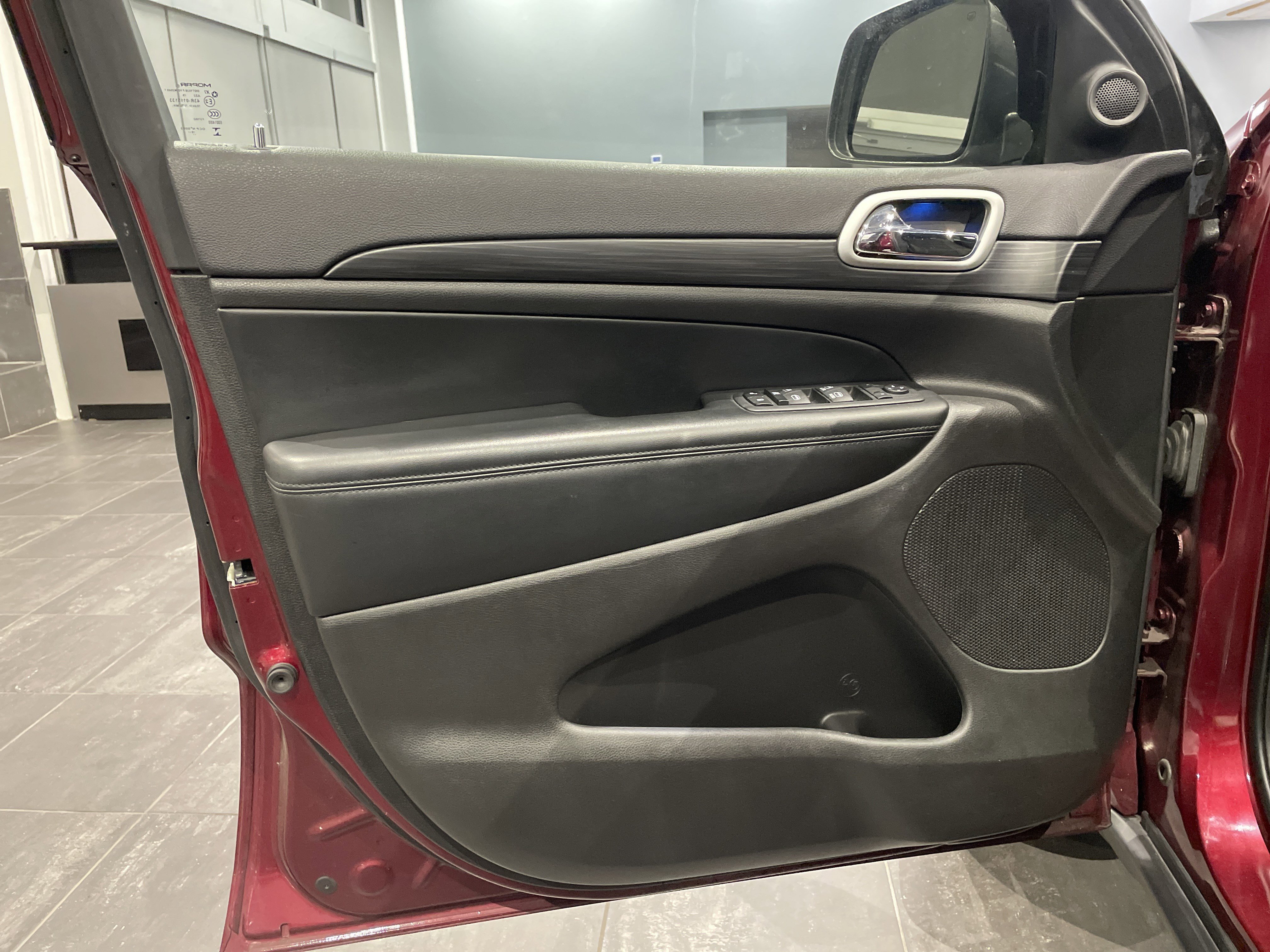 Used 2020 Jeep Grand Cherokee Laredo image 14