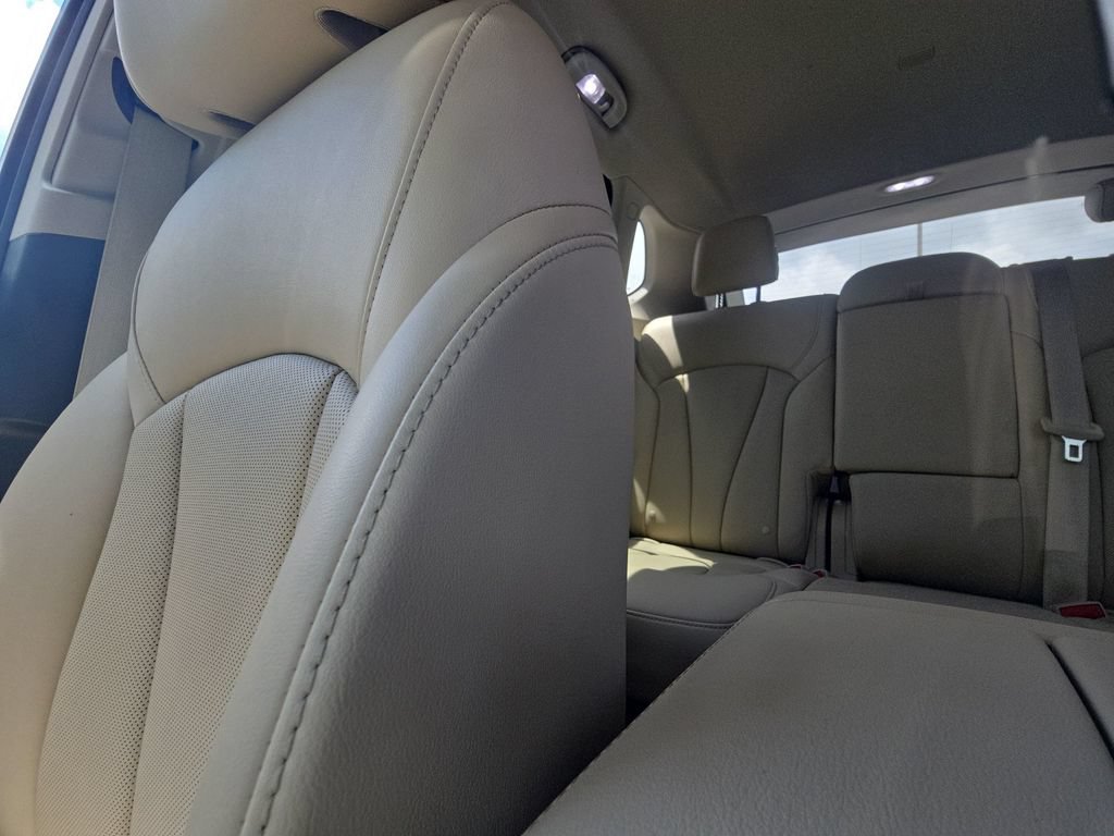 Used 2020 Buick Envision Essence FWD image 12