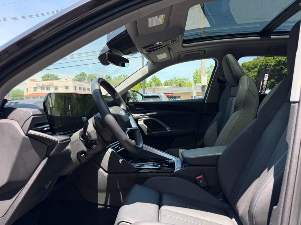 Used 2025 Audi Q5 Premium Plus w/ Premium Plus AWD/4WD image 18