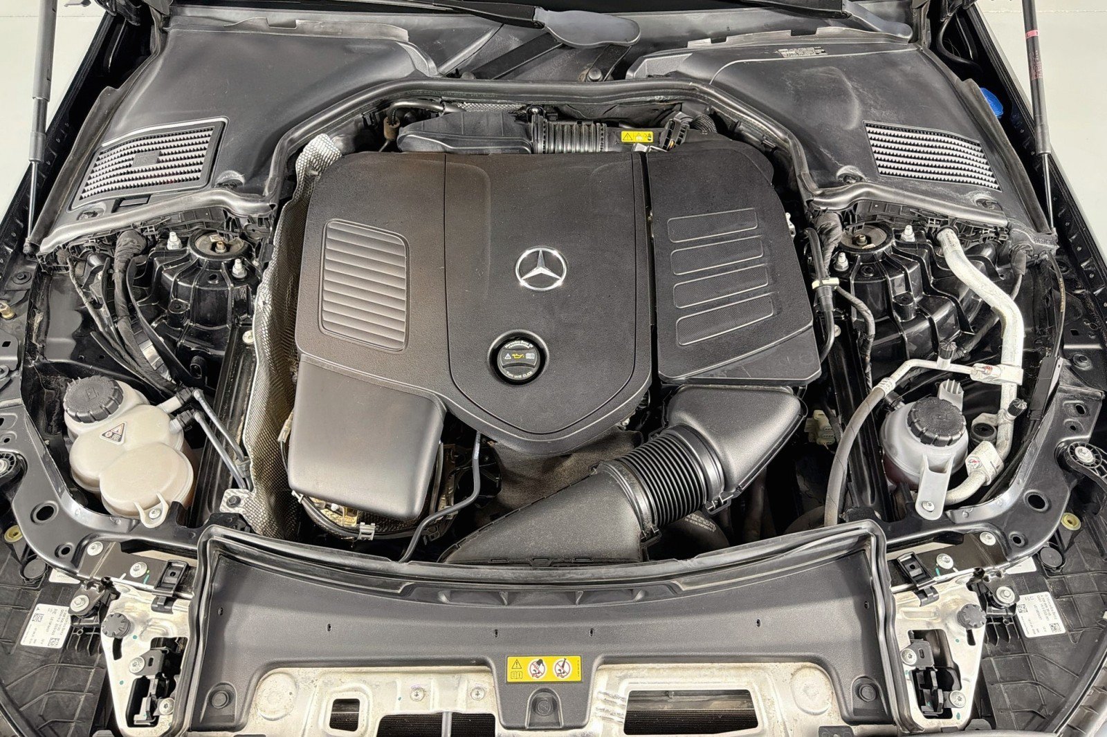 Used 2022 Mercedes-Benz C 300 Sedan image 11