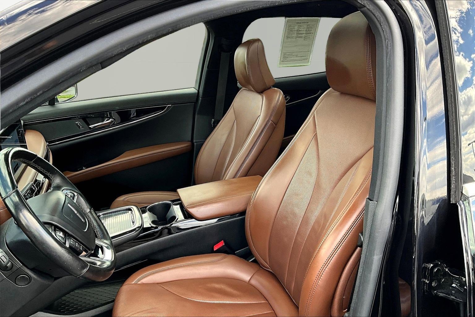 Used 2023 Lincoln Nautilus Reserve AWD/4WD image 21