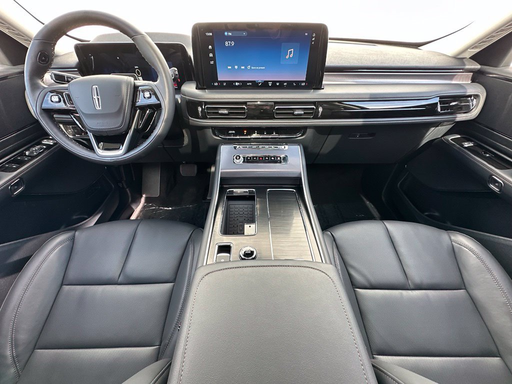 New 2027 Lincoln Aviator AWD image 21