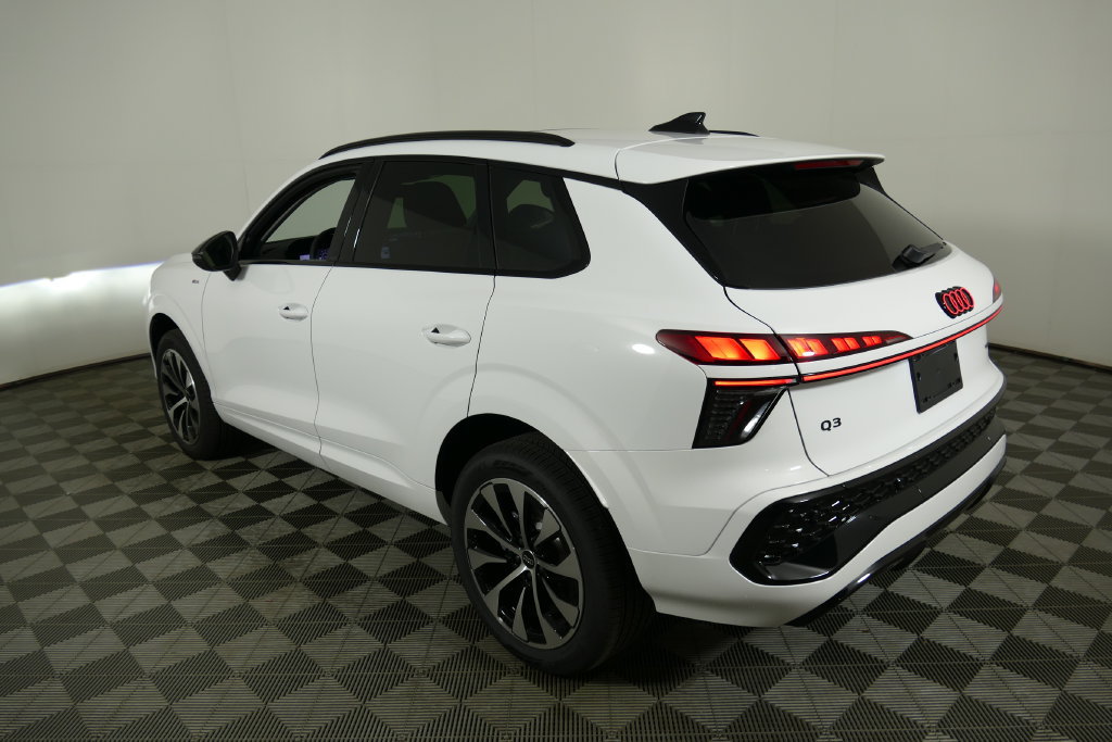 New 2026 Audi Q3 quattro 2.0T AWD/4WD image 5