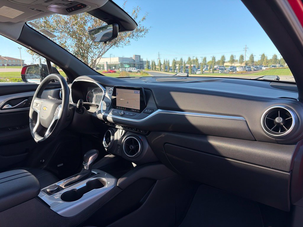 Used 2021 Chevrolet Blazer LT w/ Sound & Technology Package FWD image 30