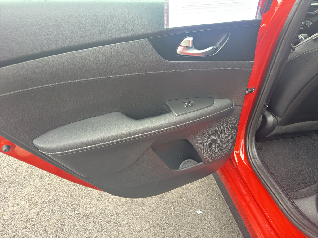 Used 2022 Kia Forte GT-Line w/ GT-Line Premium Package image 9