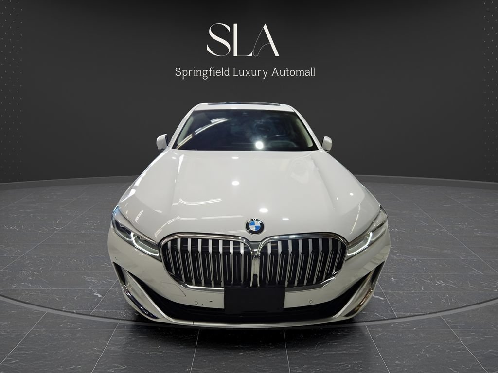 Used 2021 BMW 750i xDrive w/ Executive Package AWD/4WD image 3