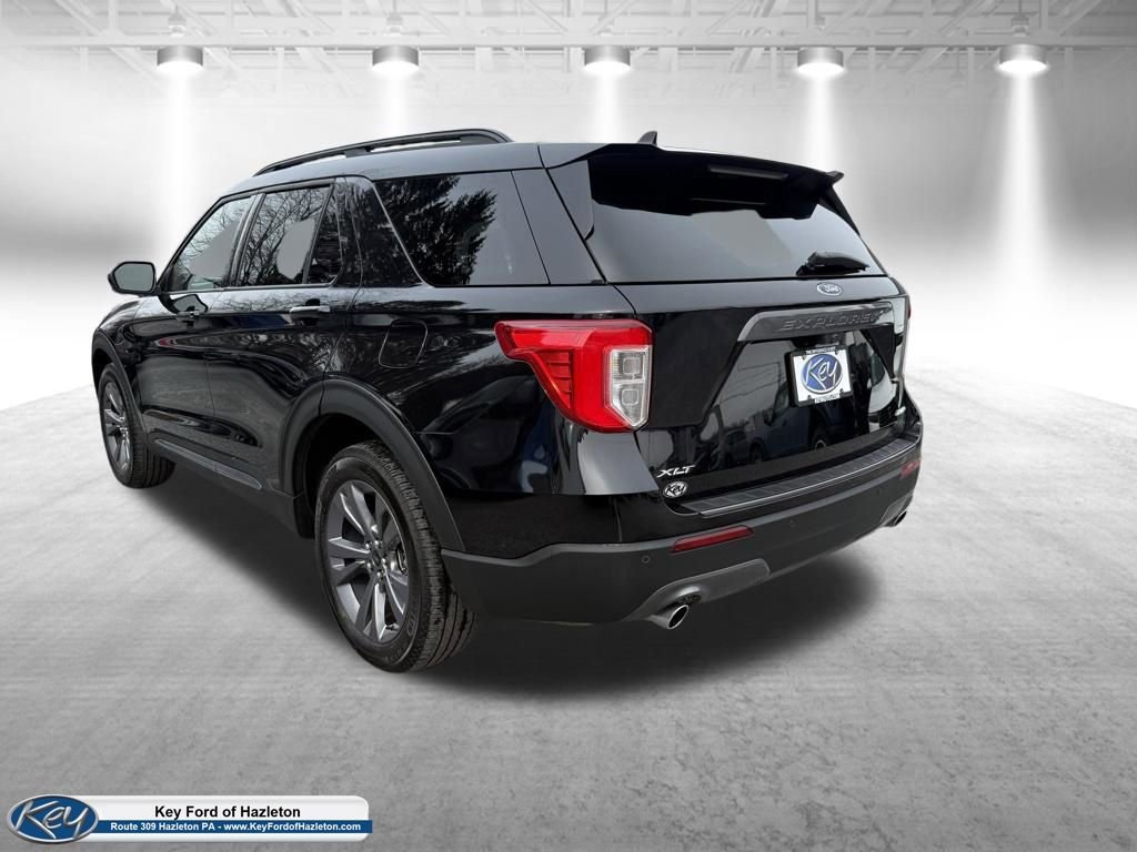 Certified 2022 Ford Explorer XLT w/ Equipment Group 202A image 5