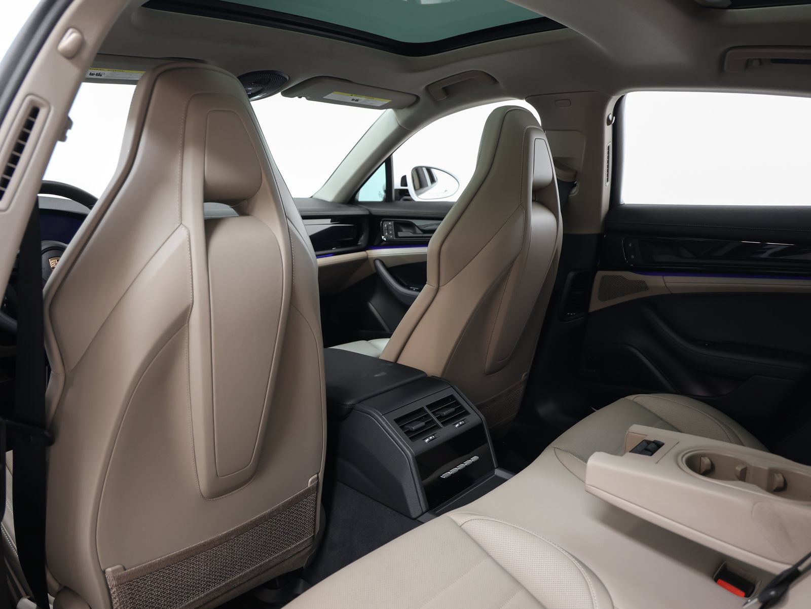 Certified 2025 Porsche Panamera 4 AWD/4WD image 46