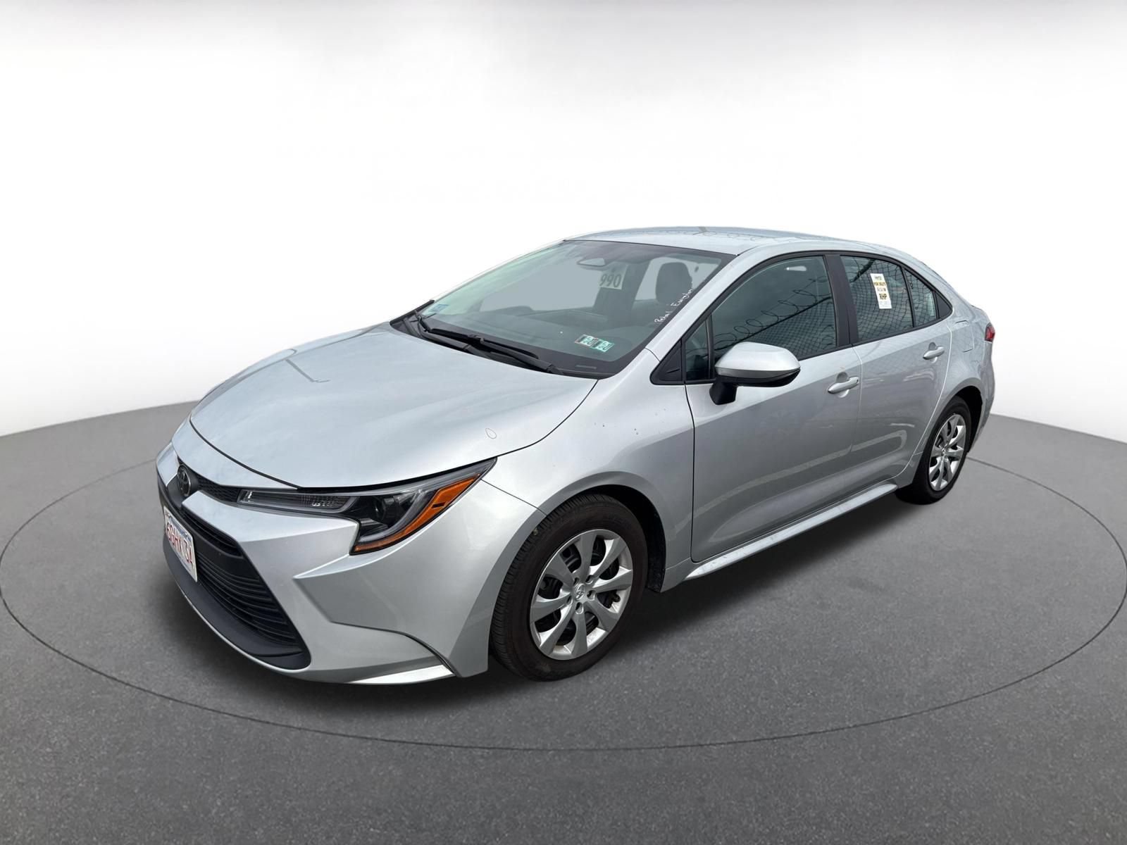 Used 2025 Toyota Corolla LE FWD image 9