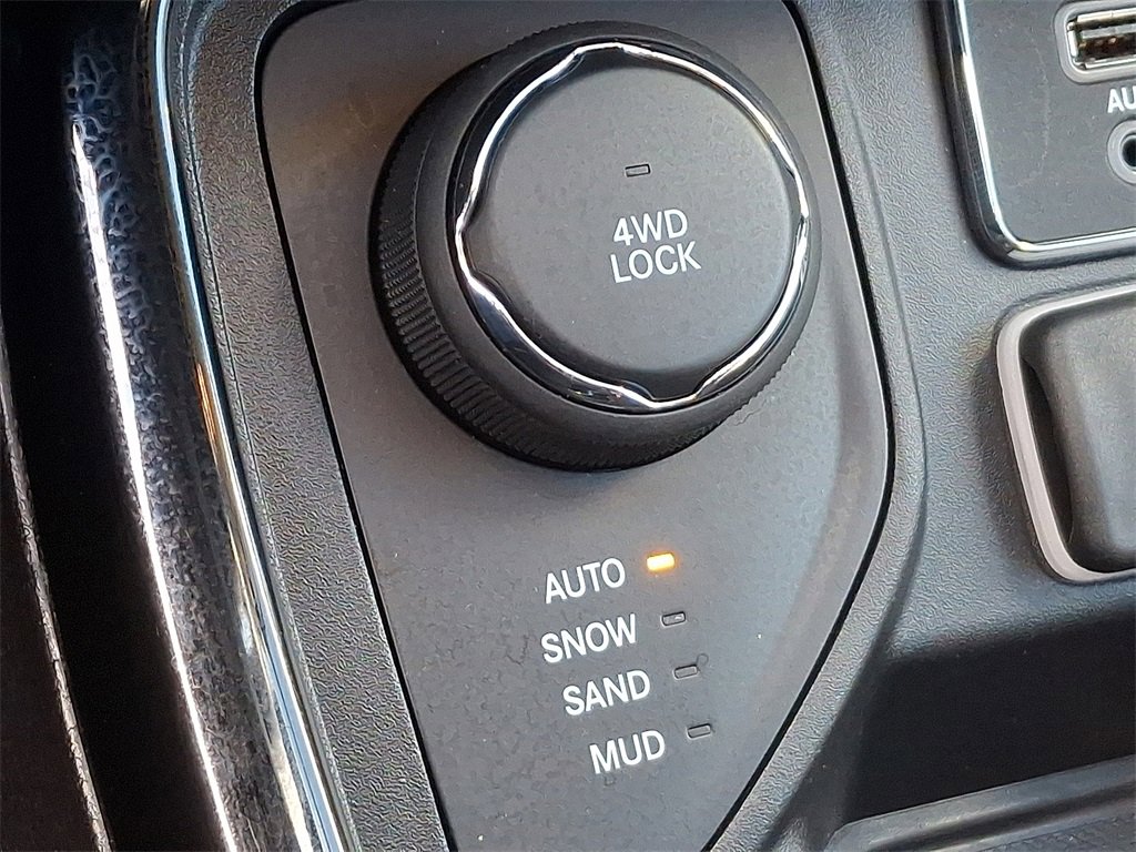 Used 2020 Jeep Compass Limited w/ Rear Convenience Group image 25