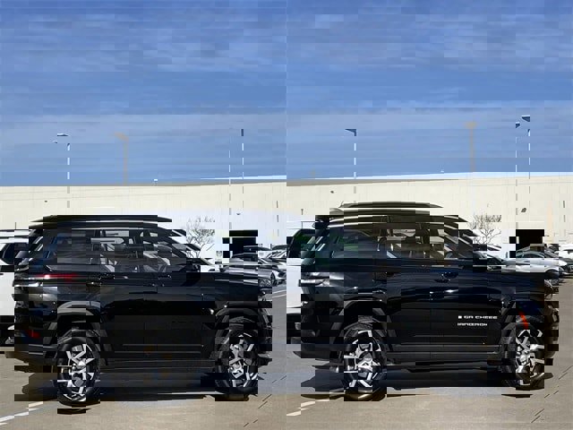 Used 2025 Jeep Grand Cherokee L Limited image 3