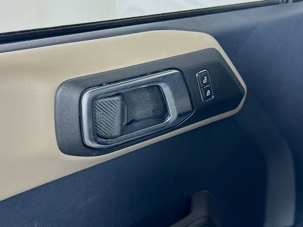 Used 2023 Ford Bronco Wildtrak image 18