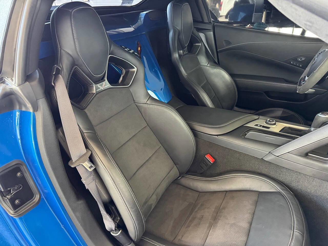 Used 2015 Chevrolet Corvette Z06 w/ 3LZ Preferred Equipment Group image 24