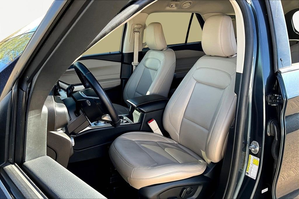 Used 2022 Ford Explorer XLT w/ Equipment Group 202A image 18