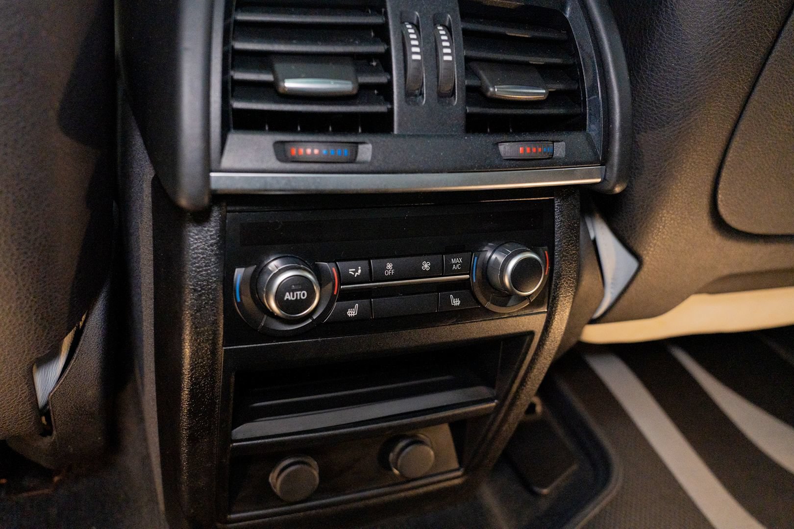 Used 2015 BMW X5 M AWD/4WD image 25