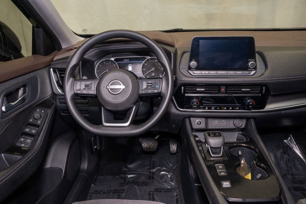 Used 2023 Nissan Rogue SV image 6