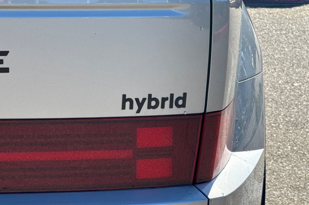 New 2025 Hyundai Santa Fe Calligraphy FWD image 24