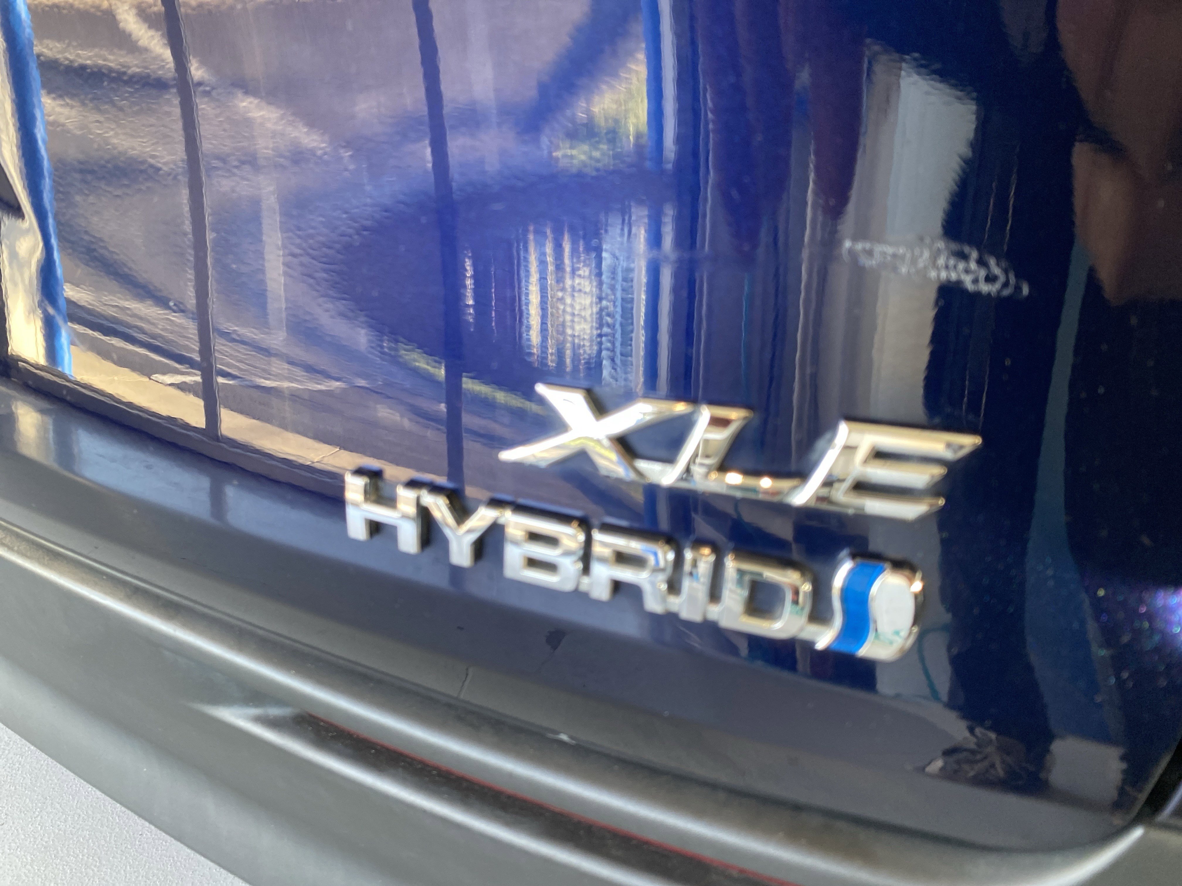 Used 2021 Toyota Sienna XLE image 28