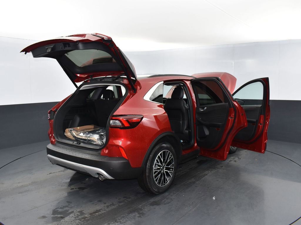 New 2025 Ford Escape SE FWD image 31