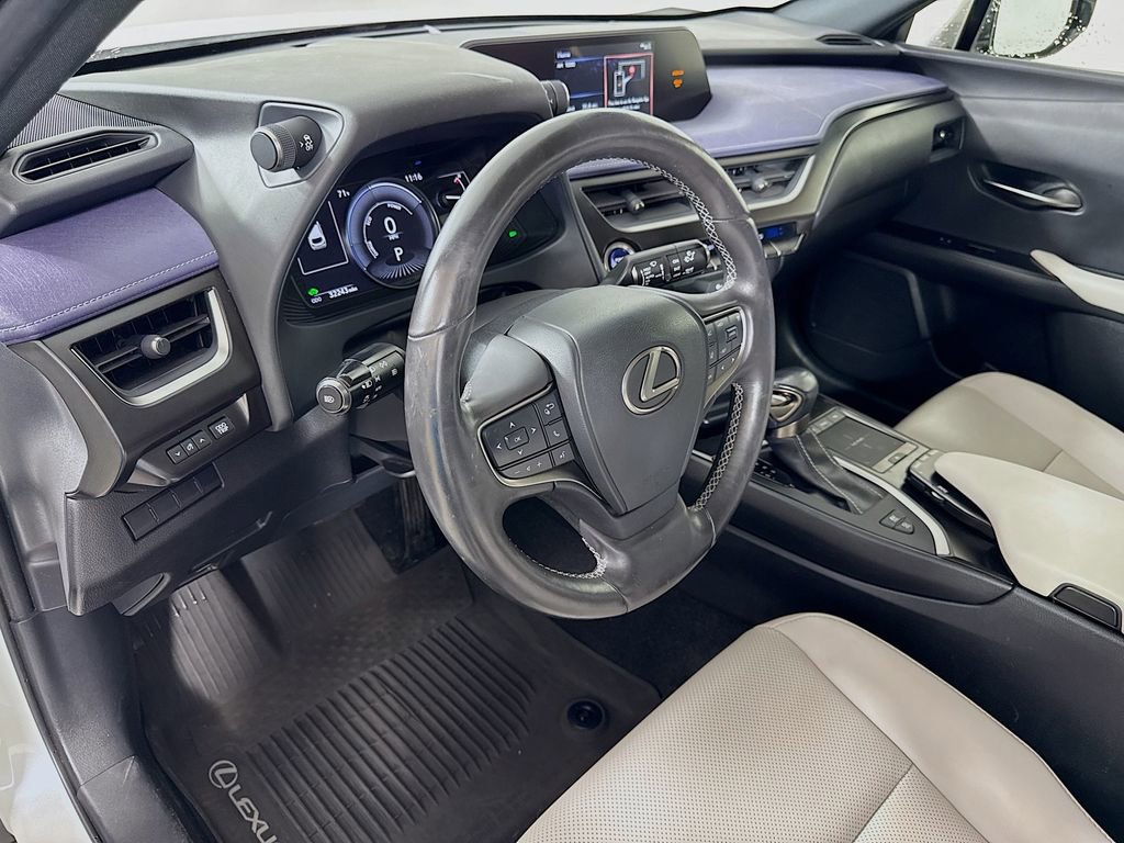 Used 2021 Lexus UX 250h w/ Premium Package image 9