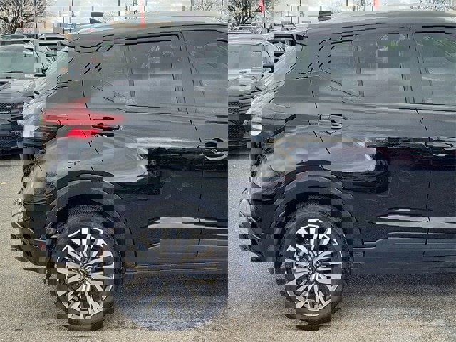 Certified 2024 Nissan Kicks SV image 4