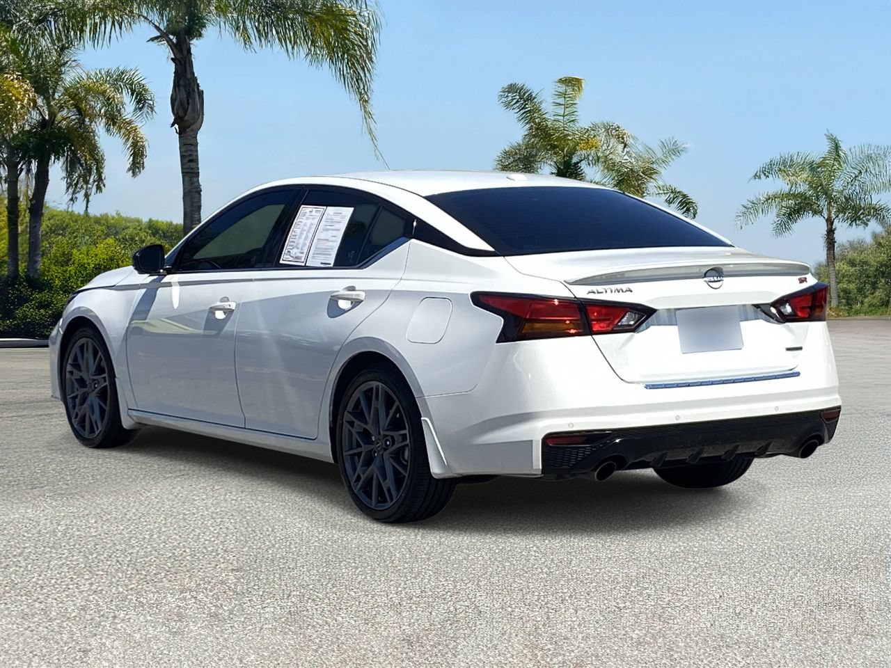 Certified 2023 Nissan Altima 2.0 SR FWD image 3