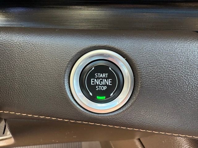 Used 2021 Cadillac Escalade ESV Premium Luxury w/ Performance Package image 24