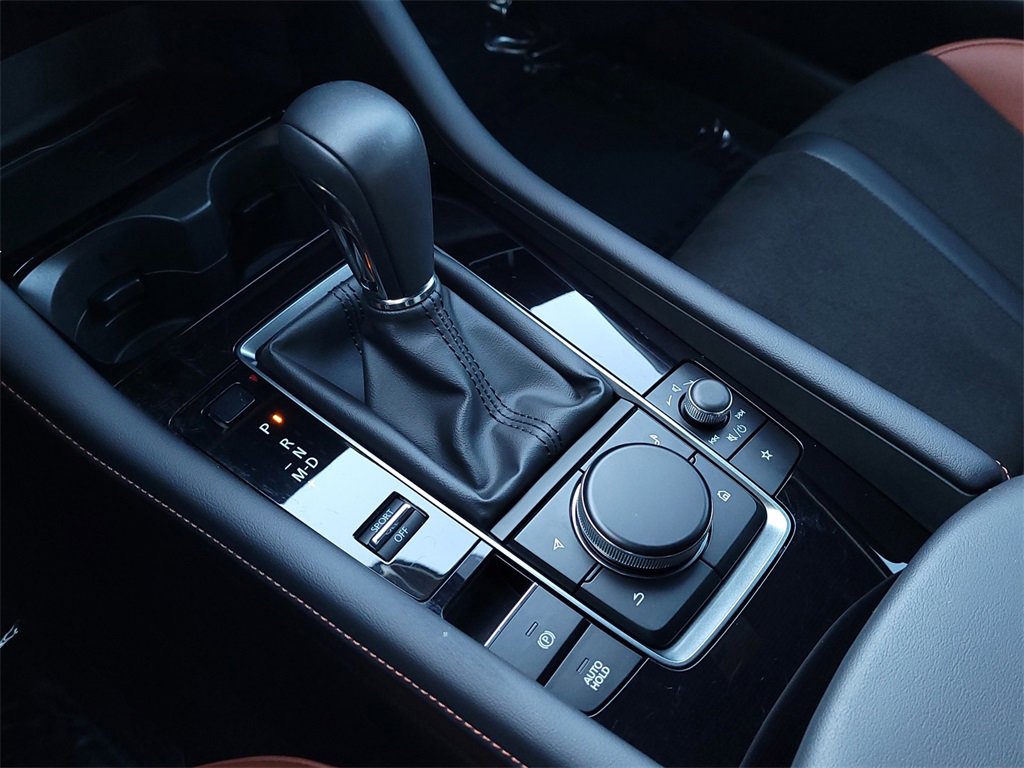 Certified 2025 MAZDA MAZDA3 Carbon w/ Appearance Package image 18