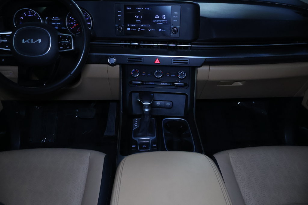 Used 2024 Kia Carnival LX FWD image 17