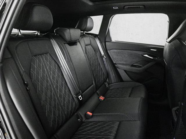 Certified 2025 Audi SQ6 e-tron Prestige w/ Black Optic Package image 21