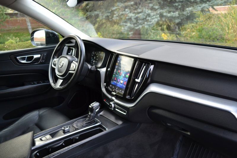 Used 2018 Volvo XC60 T5 Momentum w/ Vision Package image 24
