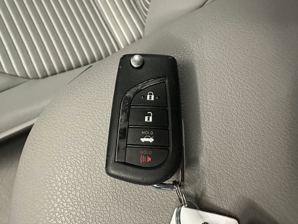Used 2022 Toyota Camry SE AWD/4WD image 17