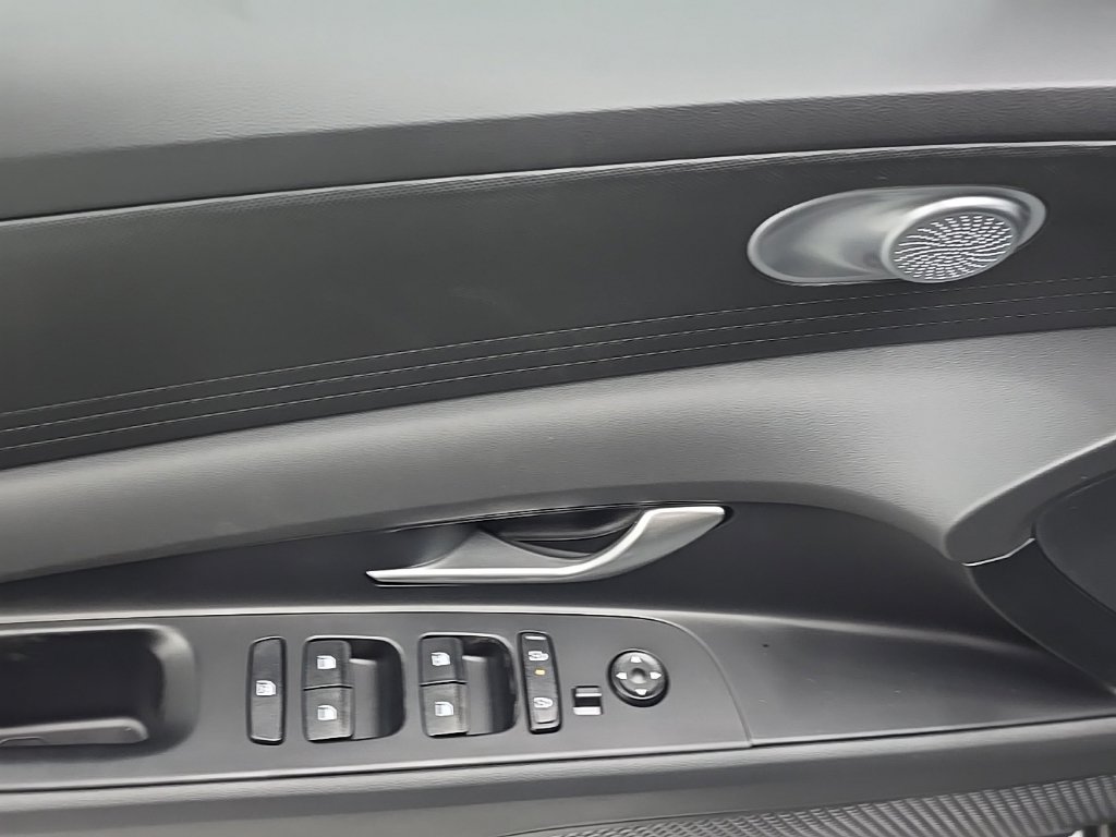 New 2026 Hyundai Elantra SE FWD image 11