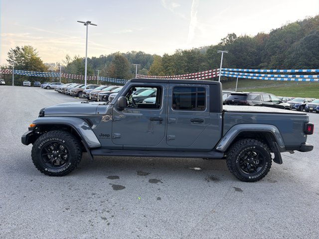 Used 2025 Jeep Gladiator Sport AWD/4WD image 9